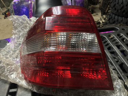 Задний фонарь Mercedes-Benz ml 350 w164