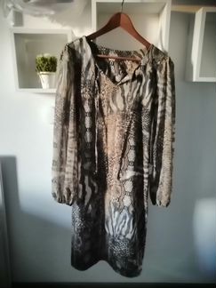 Платье с анималистичным принтом