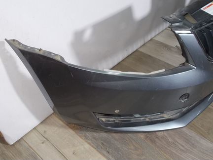 Бампер передний бу Skoda Octavia A7 OEM 5E0807221