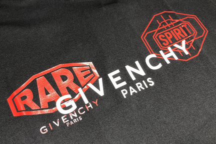 Футболка Givenchy