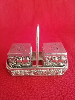 Винтажный посеребренный набор солонка и перечница