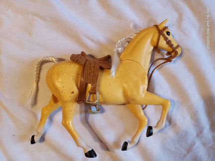 Лошадь Барби Mattel с амуницией