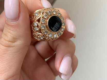 Авито кольцо мужское. Перстень из ракушки. Ракушки, а внутри кольцо. Кольцо из натуральной ракушки. Кольца от Хайди Даус.