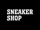 Продавец в Sneaker Shop