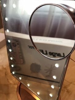 Настольное зеркало с подсветкой