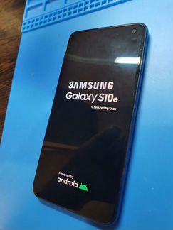 Дисплей Samsung S10e