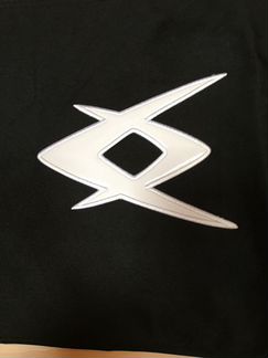 Чехол для горных лыж volkl. Новый. Длина - 170 см