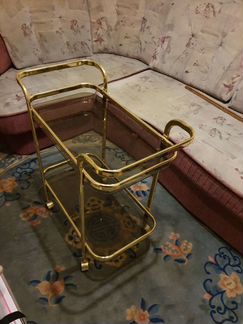 Столик на колёсах