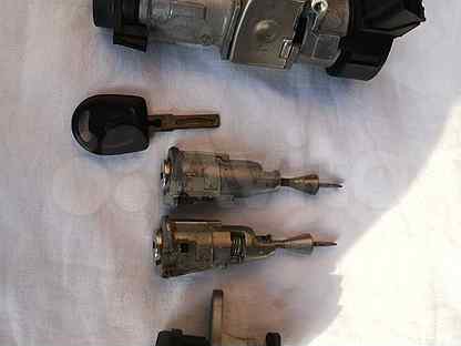 Личинка замка фольксваген поло седан. Комплект личинок замков Volkswagen Polo sedan. Личинка двери Фольксваген поло седан. Личинка замка для Фольксваген поло 2015г. Комплект личинки замка Volkswagen Polo 2010