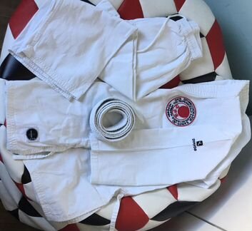 Кимоно детское для карате Oxylane р.150 продаю