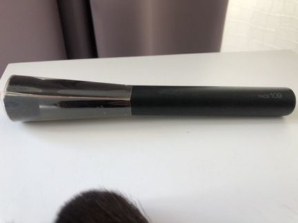 Кисти для тона, пудры, румян Kiko QVS рг