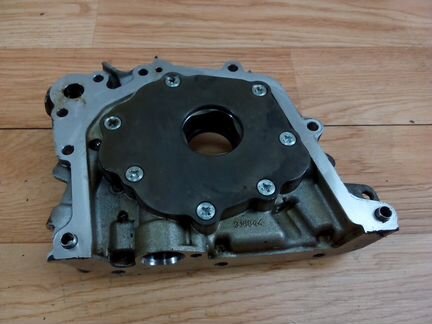 Масляный насос Volvo S60 B4164T3