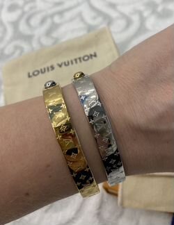Браслет -манжета LV