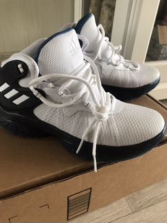Баскетбольные кроссовки Adidas