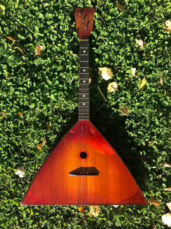 Старинная балалайка