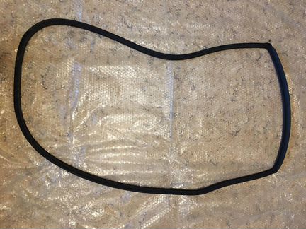 Уплотнитель задней двери кузова на Pontiac Vibe 03