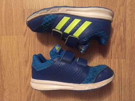 Кроссовки adidas