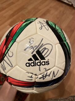 Футбольный мяч с автографами игроков фк локомотив