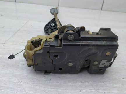 Замок передний правый 3D1837016C VW Touareg 2002-2