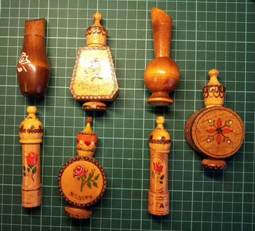 Флакончики духов в деревянной упаковке. 1960