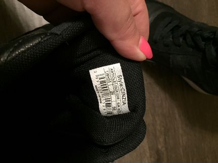 Кроссовки женские