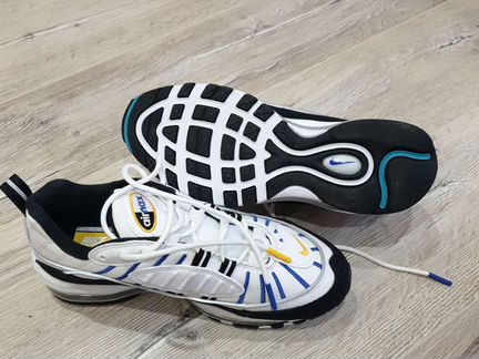 Кроссовки женские