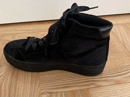 Ботинки бархатные для девочки