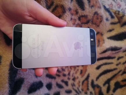 Телефон iPhone 5s