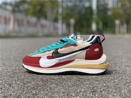 Nike Vaporwaffle sacai Villain Red Green,7 US