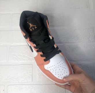 Кроссовки Nike Air Jordan 1