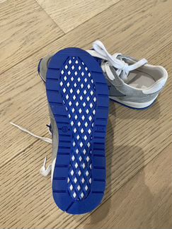 Кроссовки новые Armani детские на 30 размер