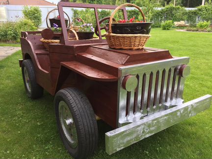 Гигантский джип на Ваш газон