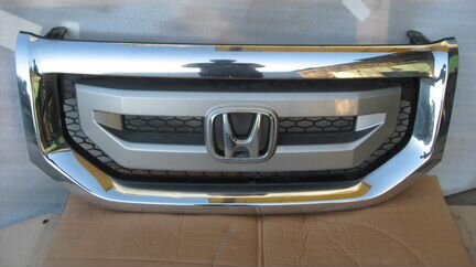 Решетка радиатора Хонда Пилот 2