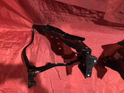 Креплений фар Mercedes 218