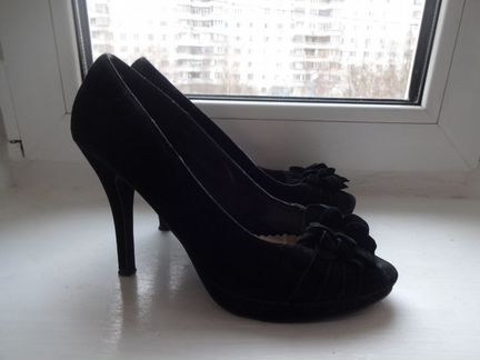 Праздничные чёрные туфли 38,5 размера