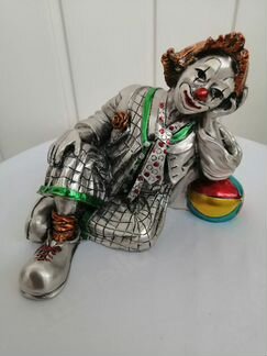 Клоун с мячом