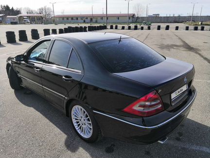 Mercedes-Benz C-класс 1.8 AT, 2004, 270 000 км