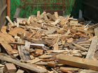 Обломки деревянных досок на дрова