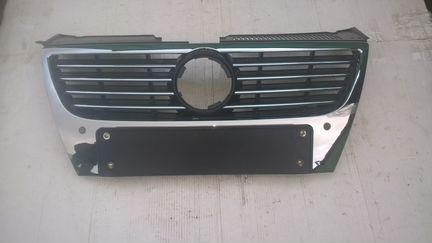 Новая решетка радиатора VW Пассат В-6 2006-2010 г