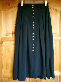 Юбка черная с пуговицами