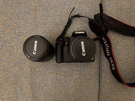 Зеркальный фотоаппарат canon 1000d с двумя объекив